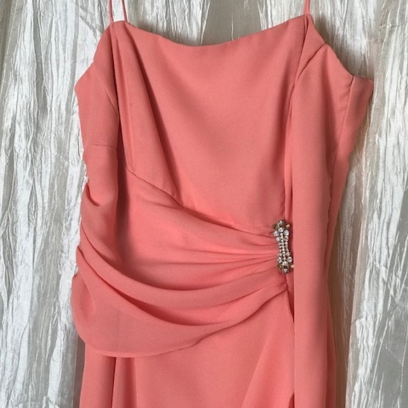 Formal Dress - Picture 2 of 4